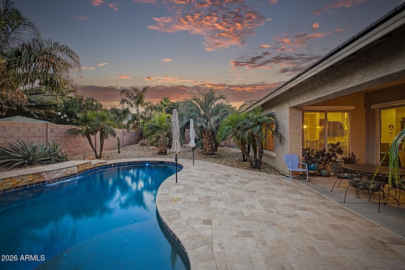 18471 W Paradise Ln, Surprise, AZ 85388
