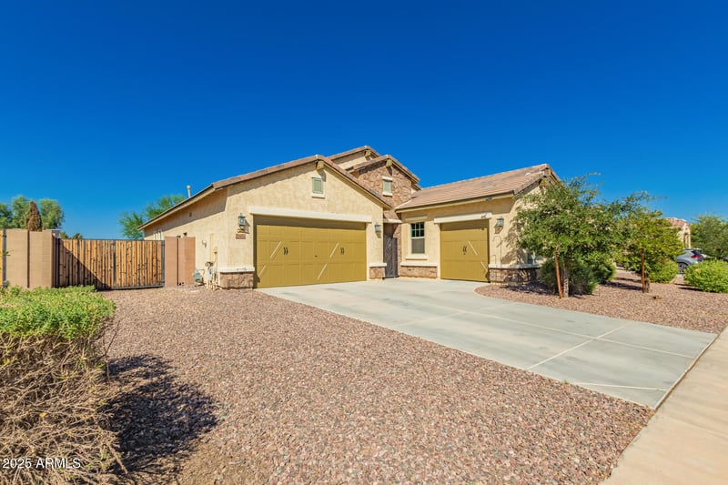18474 College Dr, Goodyear, AZ 85395