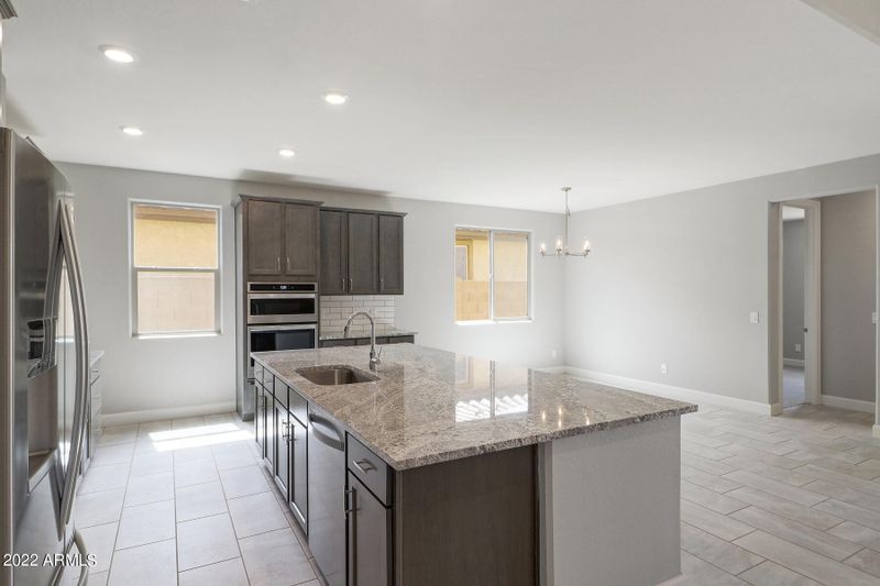 18475 W Hiddenview Dr, Goodyear, AZ 85338