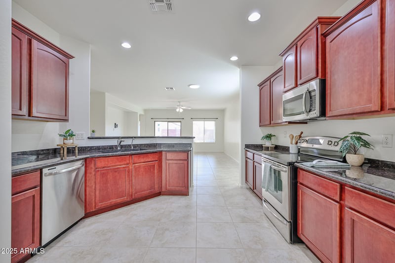 18495 Surprise Farms Loop, Surprise, AZ 85388