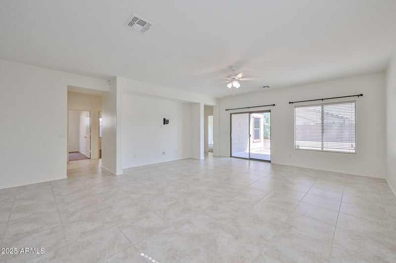 18495 Surprise Farms Loop, Surprise, AZ 85388