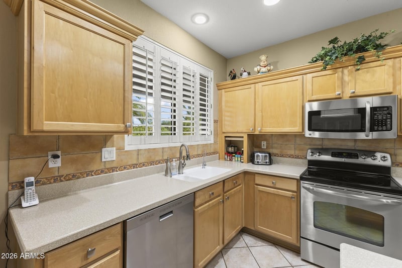 18503 N Sunray Ct, Surprise, AZ 85374