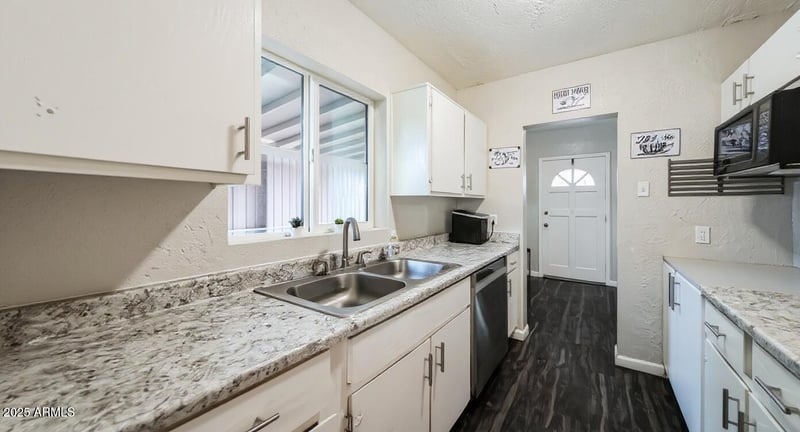 1851 Avalon Dr, Phoenix, AZ 85016