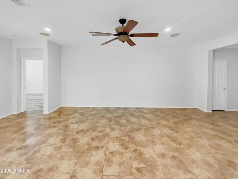 1851 Fetlock Trl, Phoenix, AZ 85085