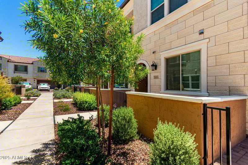 1852 Chelsea Ln #103, Gilbert, AZ 85295