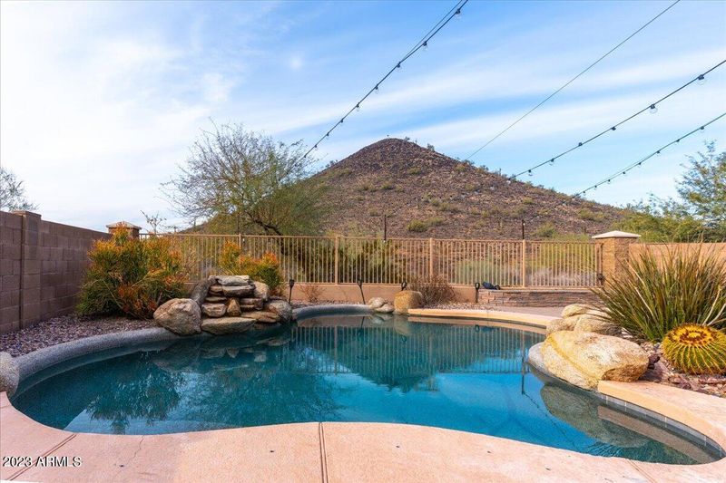 1852 E Parkside Ln, Phoenix, AZ 85024