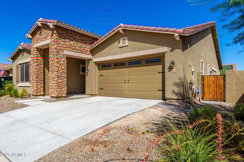 18522 Thistle Landing Dr, Goodyear, AZ 85338