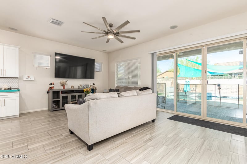 18522 Thistle Landing Dr, Goodyear, AZ 85338