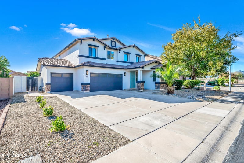 18527 Caribbean Ln, Surprise, AZ 85388