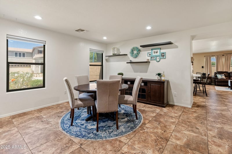 18542 Valerie Dr, Surprise, AZ 85374