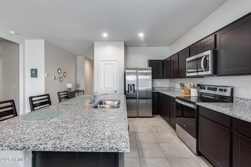 18551 Desert Hollow Dr, Surprise, AZ 85387