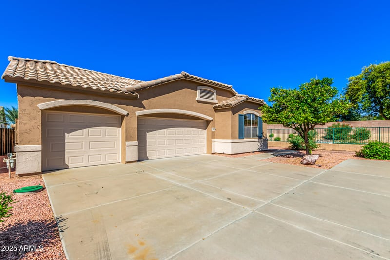 18562 Alamo Dr, Surprise, AZ 85374