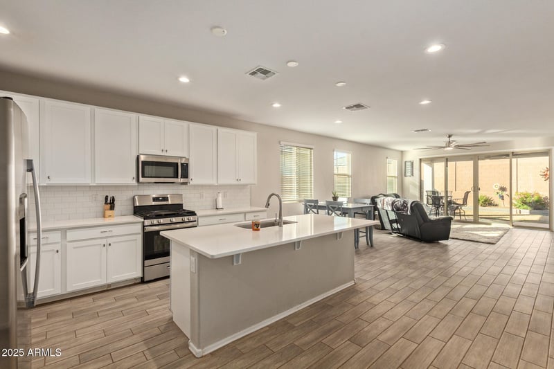 18572 Cottontail Ln, Wittmann, AZ 85361