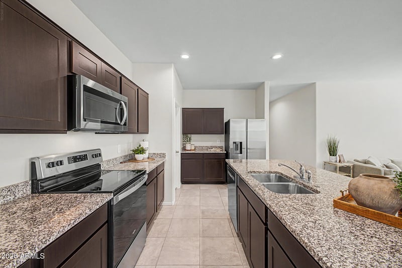 18574 Hackamore Dr, Surprise, AZ 85387