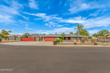 18585 70th Ave, Glendale, AZ 85308
