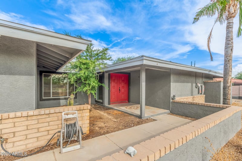 18585 70th Ave, Glendale, AZ 85308