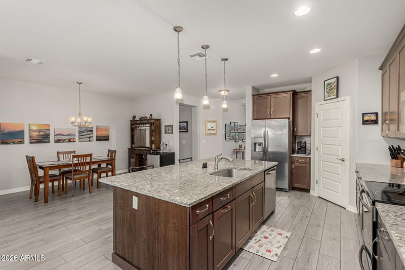 18597 Robin Ln, Surprise, AZ 85387
