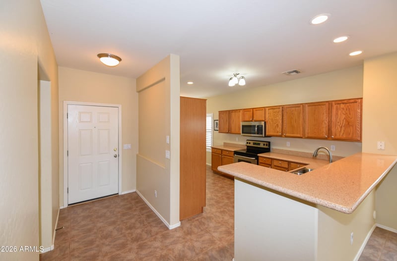 186 W Saddle Way, San Tan Valley, AZ 85143