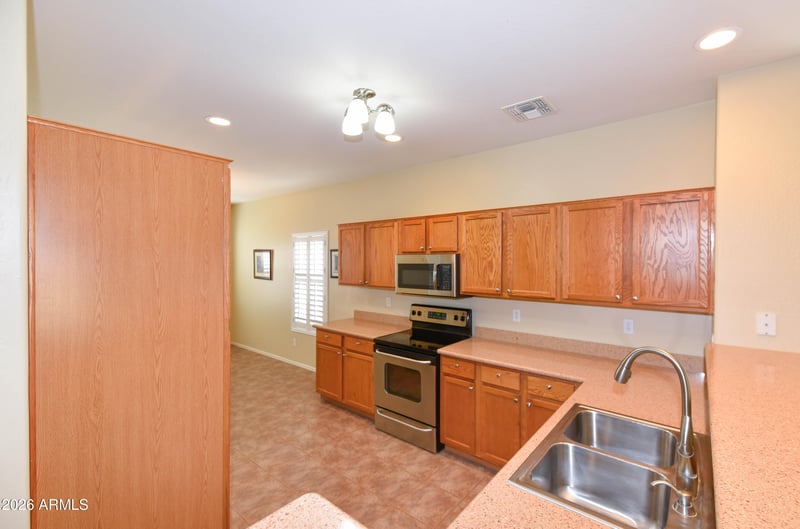 186 W Saddle Way, San Tan Valley, AZ 85143