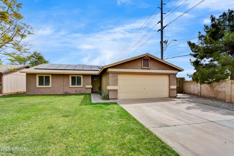 18601 45th Dr, Glendale, AZ 85308