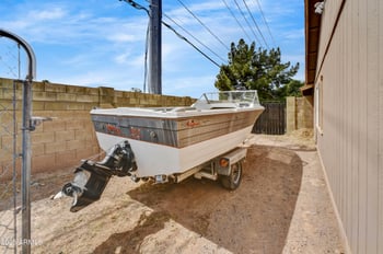 18601 45th Dr, Glendale, AZ 85308