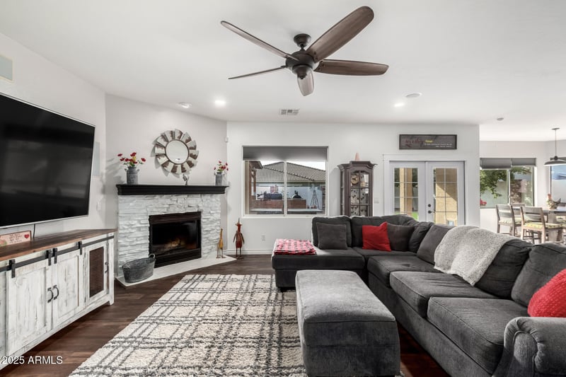 18609 Onyx Ave, Waddell, AZ 85355