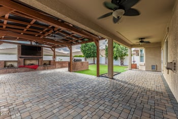 18609 Onyx Ave, Waddell, AZ 85355