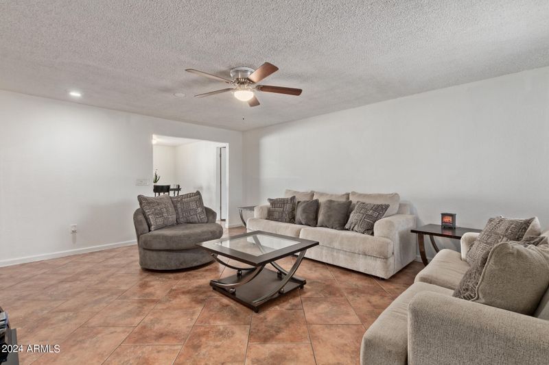 1861 N 61st Dr, Phoenix, AZ 85035