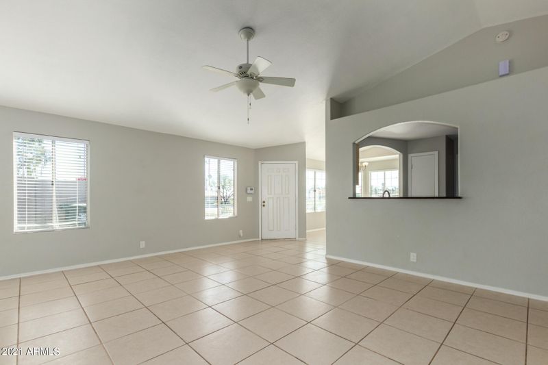 18611 N 43rd St, Phoenix, AZ 85050