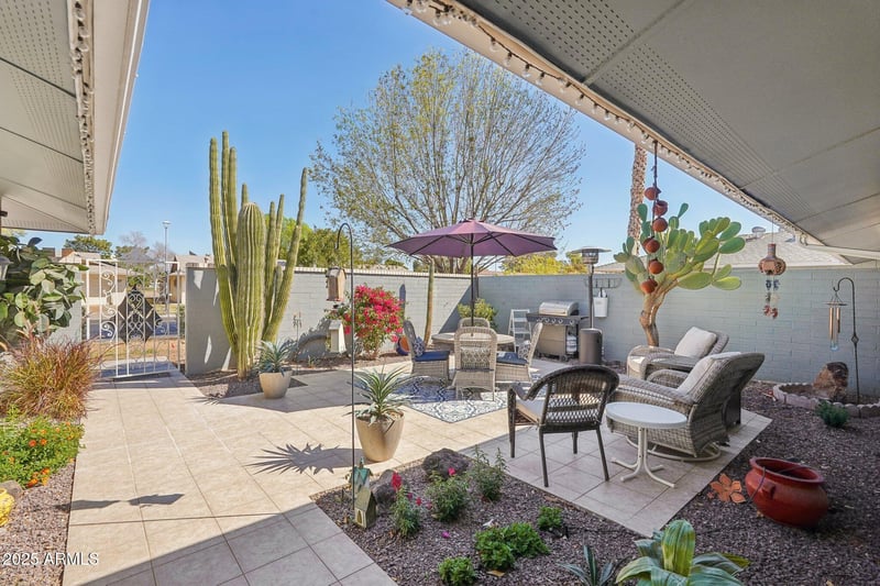 18614 Conestoga Dr, Sun City, AZ 85373