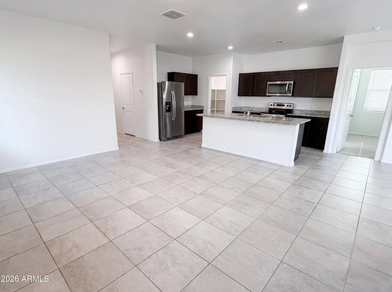 18616 Desert Hollow Dr, Wittmann, AZ 85361