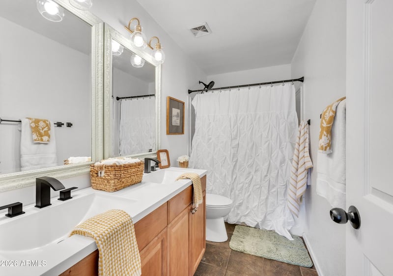 1863 Cowboy Cove Trl, San Tan Valley, AZ 85143