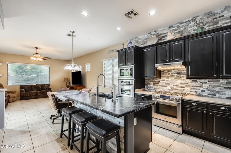18633 Mcneil St, Goodyear, AZ 85338