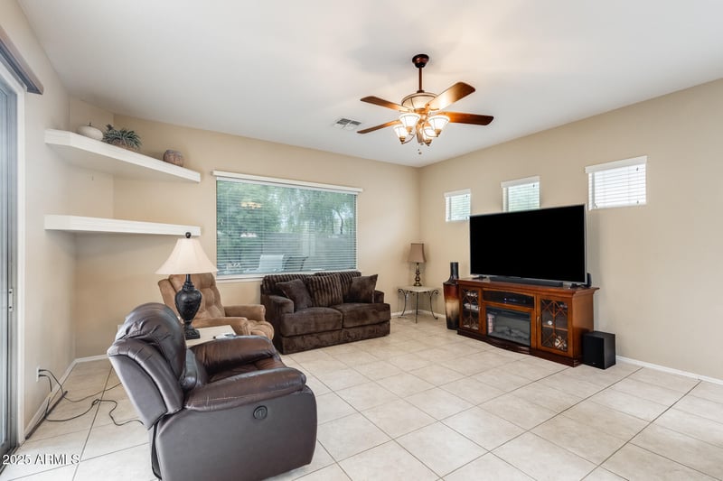 18633 Mcneil St, Goodyear, AZ 85338