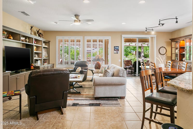 18634 Paloma Ct, Surprise, AZ 85387