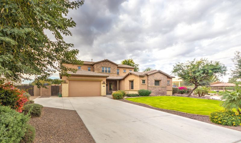 18635 E Druids Glen Rd, Queen Creek, AZ 85142