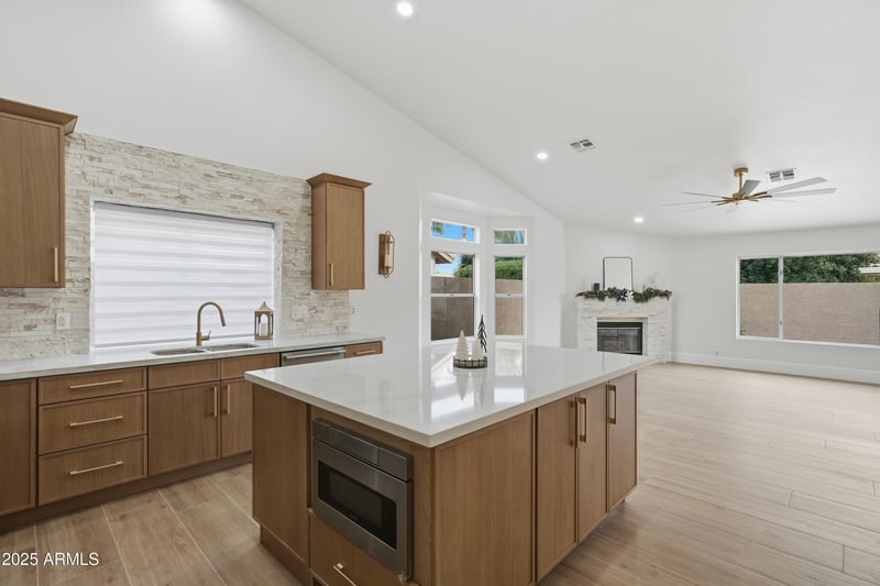 18637 85th Ln, Peoria, AZ 85382