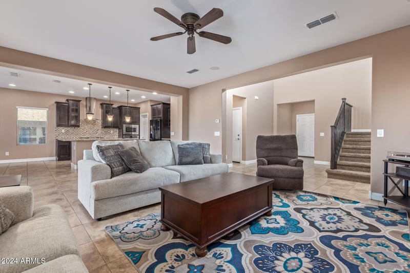 1864 Buckhorn Trl, Phoenix, AZ 85085