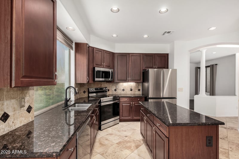 18641 Western Star Blvd, Goodyear, AZ 85338