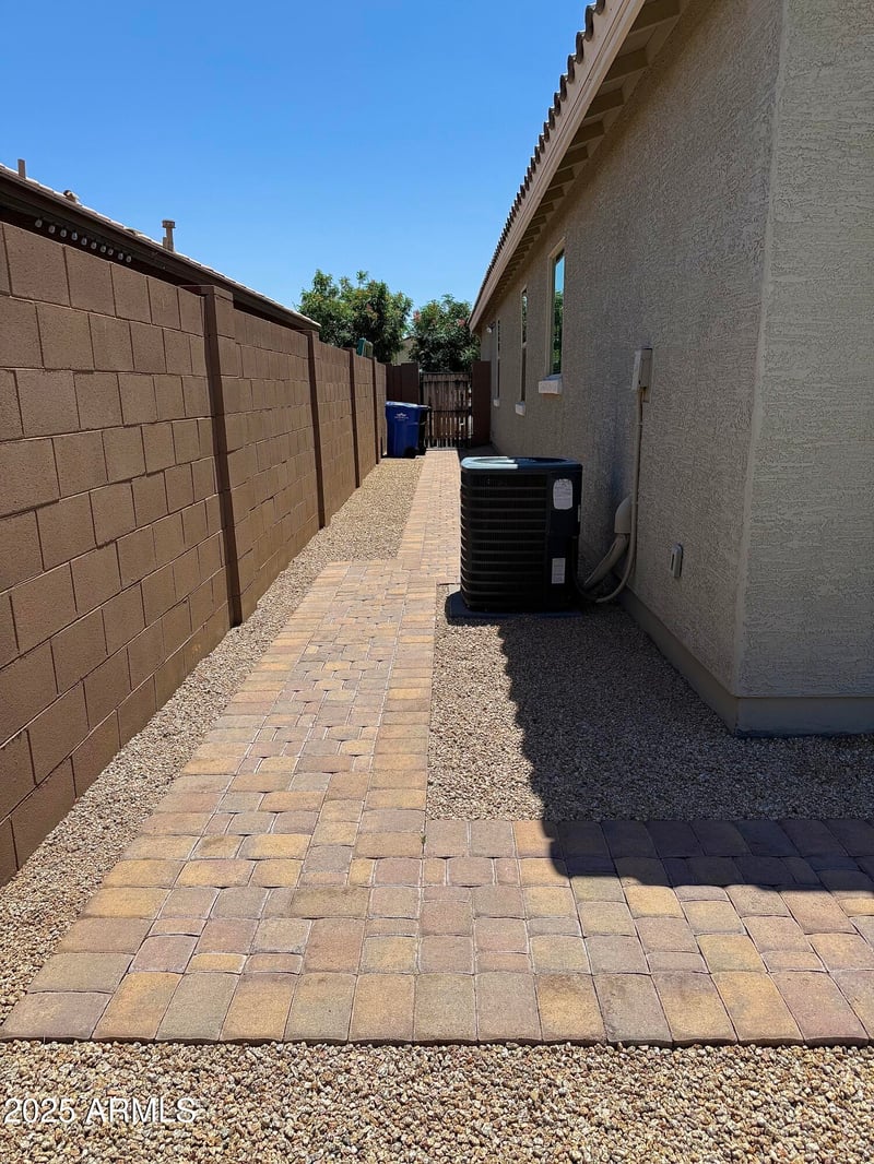 18642 Yucatan Dr, Surprise, AZ 85388