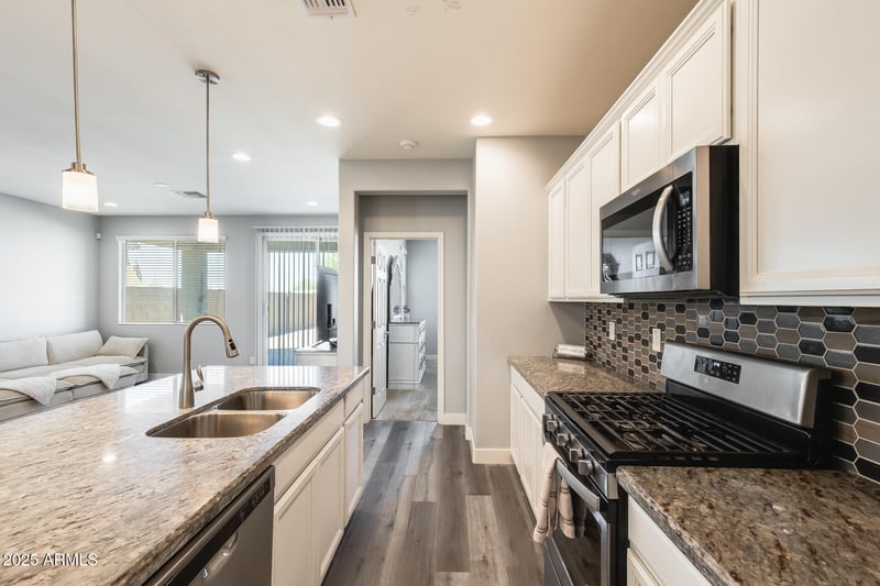 18642 Yucatan Dr, Surprise, AZ 85388