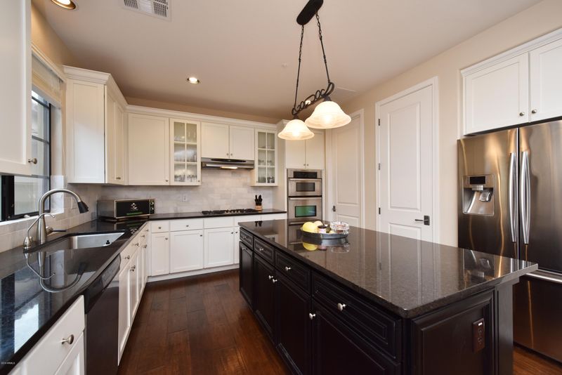 18650 N Thompson Peak Pw #1011, Scottsdale, AZ 85255