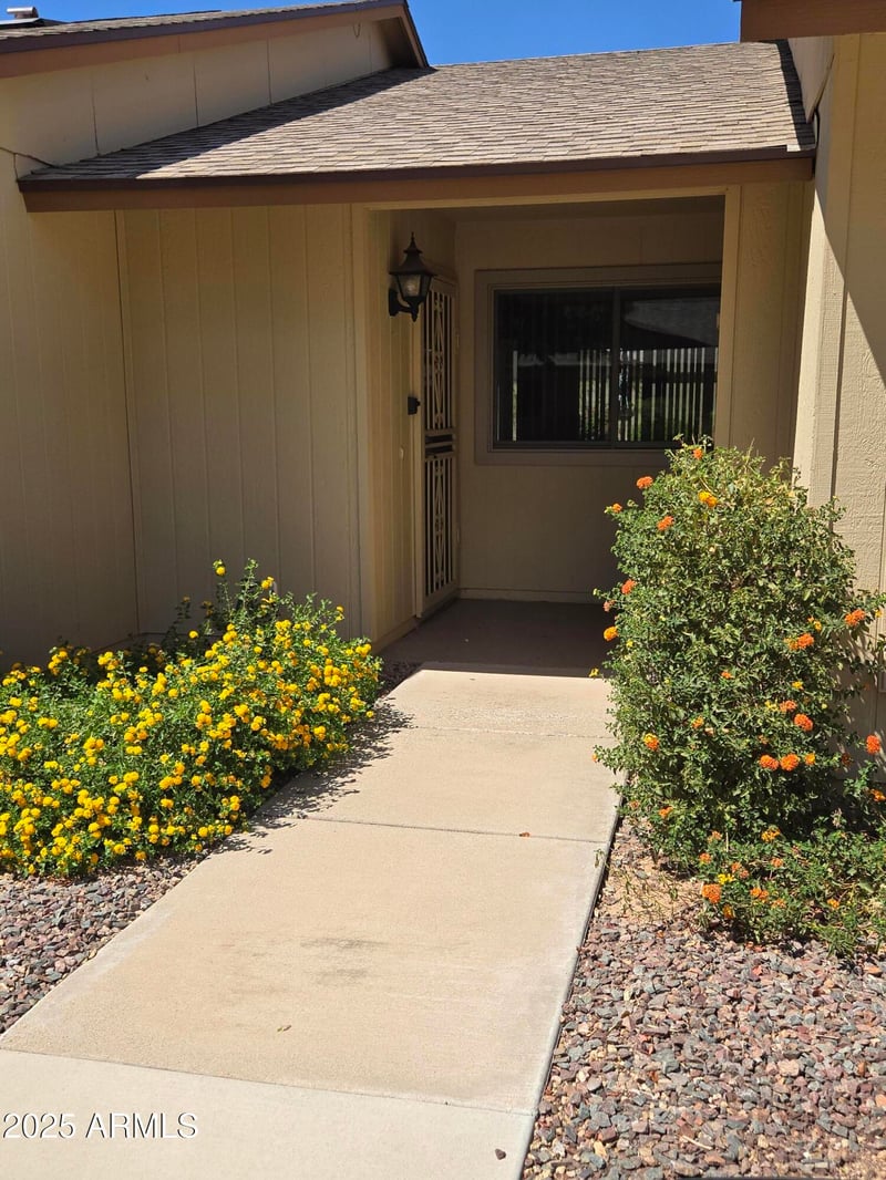 18655 Palomar Dr, Sun City West, AZ 85375