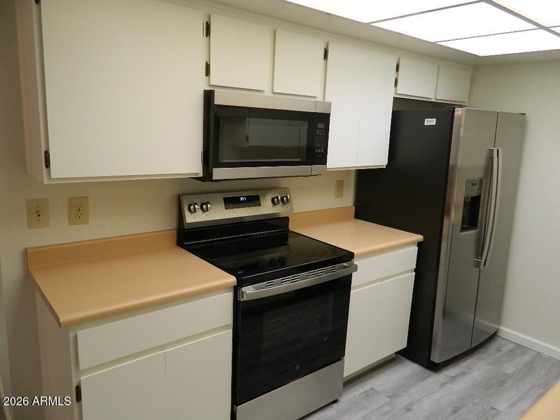 18663 Palomar Dr, Sun City West, AZ 85375