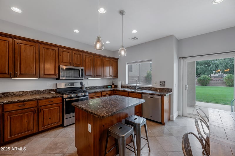 18665 Kingbird Dr, Queen Creek, AZ 85142