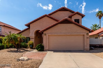 18666 70th Dr, Glendale, AZ 85308