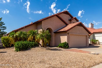 18666 70th Dr, Glendale, AZ 85308