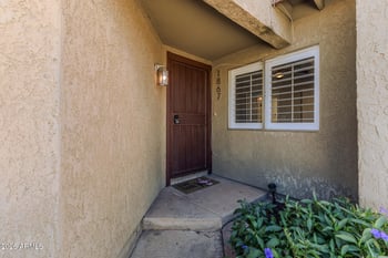 1867 Kirkland Ln, Tempe, AZ 85281