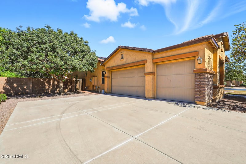 18676 Druids Glen Rd, Queen Creek, AZ 85142