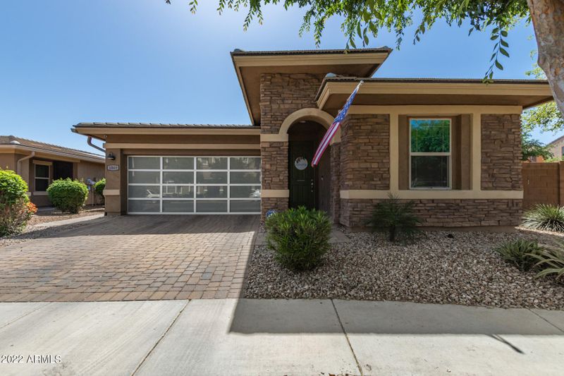 1869 S Rochester Dr, Gilbert, AZ 85295